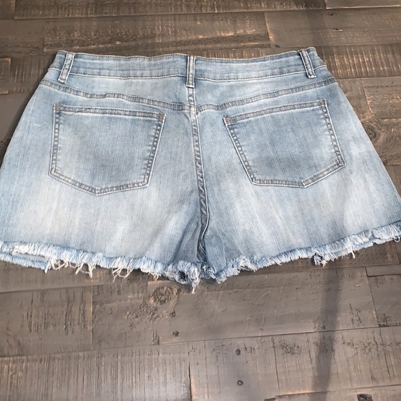 Twelve by‎ ontwelfth Erie Slim Seam Biker Shorts NWT Size 30 - Picture 2 of 5